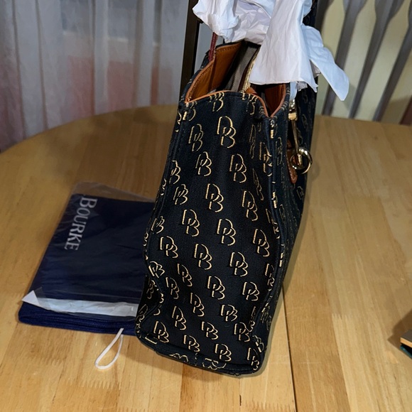 Dooney & Bourke NWT Black and Gold Designer Tote Bag - Picture 4 of 6